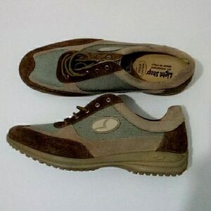 Light Step tan walking shoes